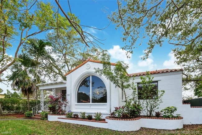 Building Photo - 4 br, 3 bath House - 820 NE 80th St