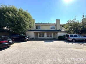 Building Photo - 2203 Creekside Ln