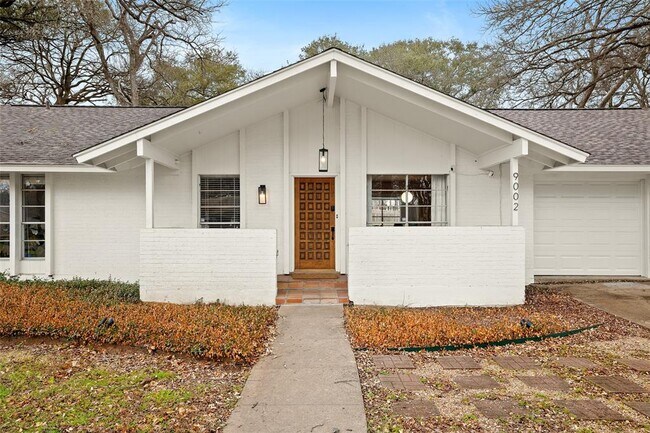 Foto del edificio - 9002 Collingwood Dr