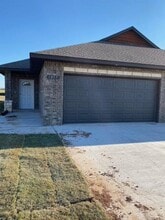 Building Photo - 1859 Cypress Ln