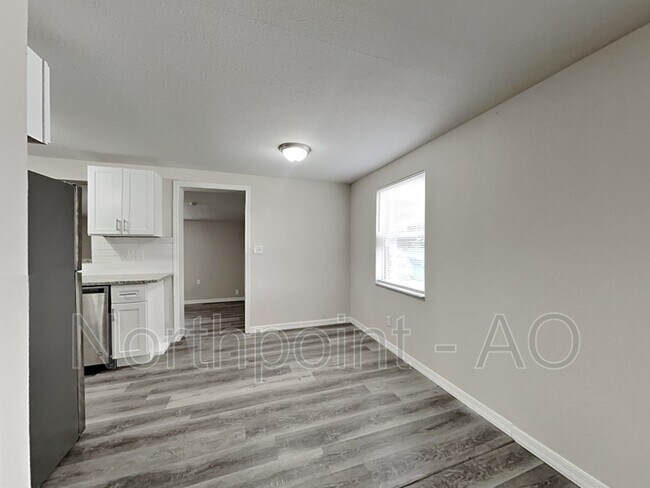 Foto del edificio - 5201 S 82nd St