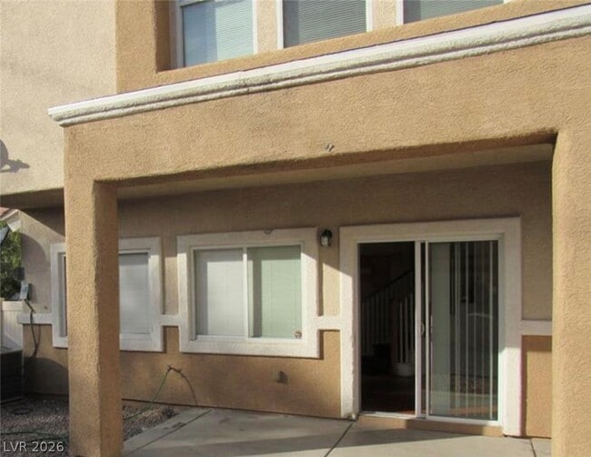 Foto del edificio - 5523 Baccarat Ave