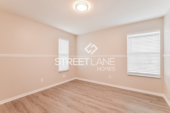 Foto del edificio - NOW OFFERING FIRST 2 FULL MONTH FREE OR A ...