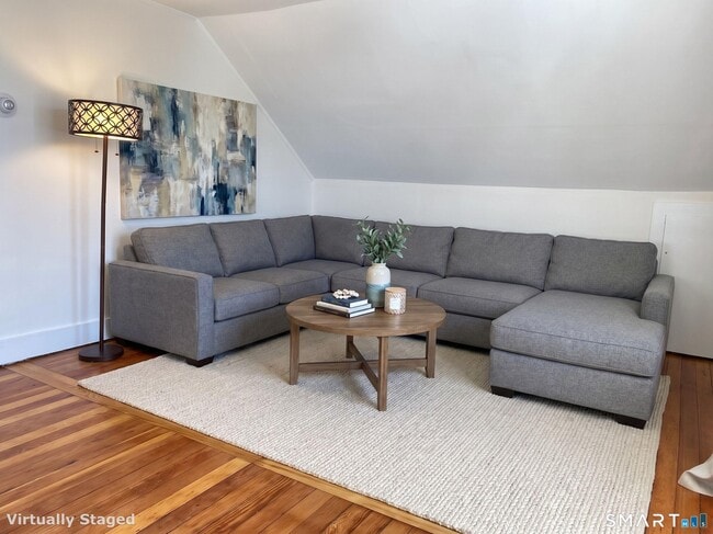 Foto del edificio - 51 Indian Neck Ave