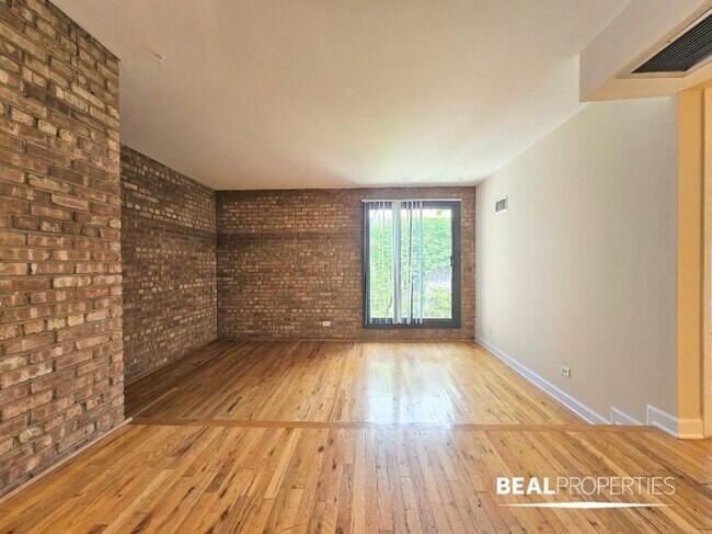 Foto del edificio - 2 bedroom in CHICAGO IL 60610