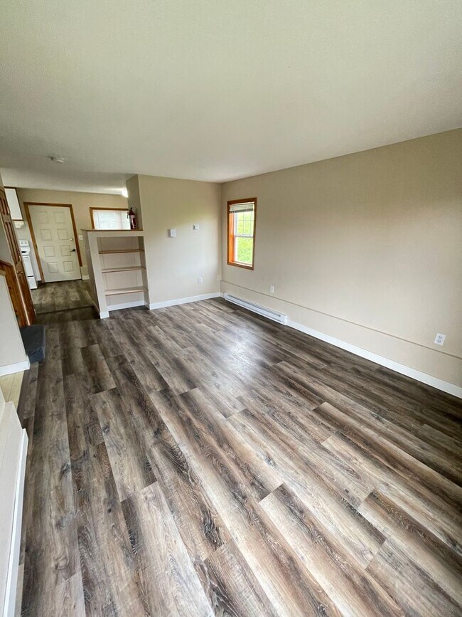 Foto del edificio - 321-323 N 3rd Ave W