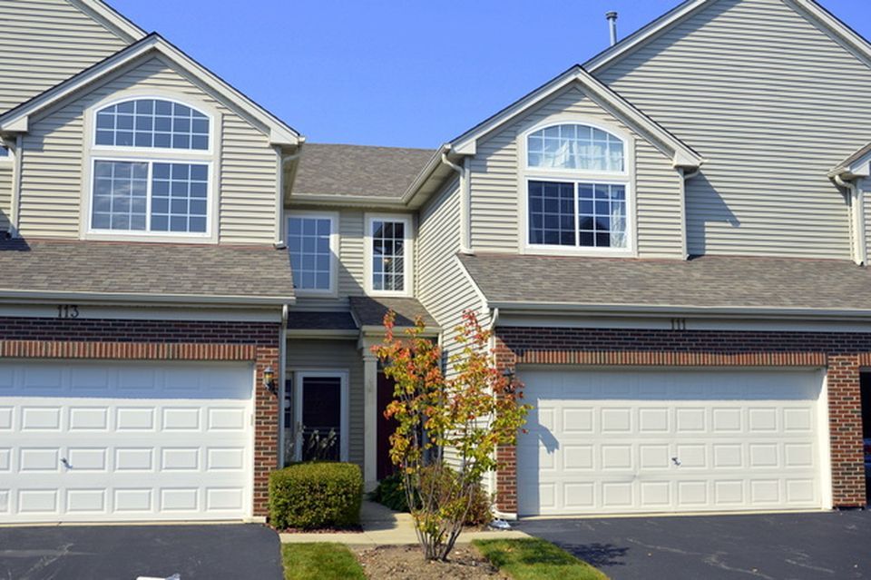111 E Haines Dr, Hainesville, IL 60030 Townhome Rentals in