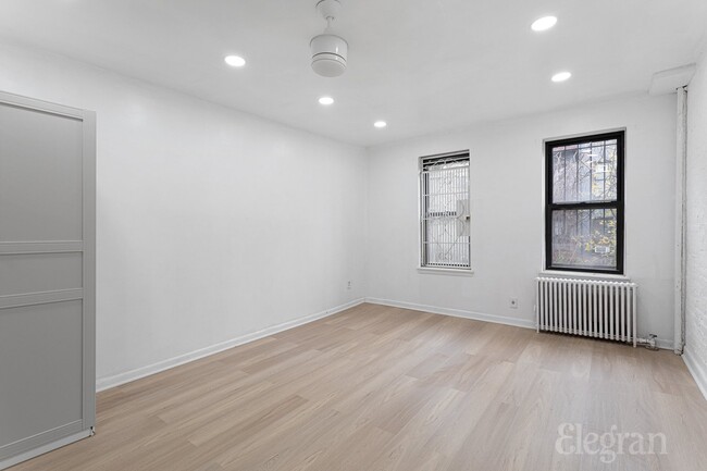 Building Photo - 426 W 46th St