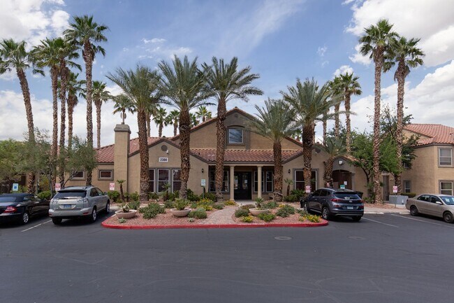 Foto del edificio - First floor one bedroom in gated Silverado Rach community
