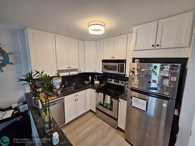 Foto del edificio - 101 E McNab Rd