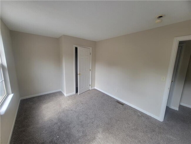 Foto del edificio - 6444 Hilltop Trail Dr