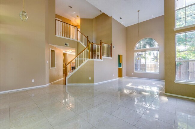 Building Photo - Welcome to this Beautiful Bright Home in P...