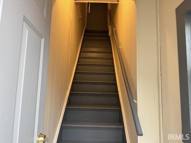 Building Photo - 614 W Charles St