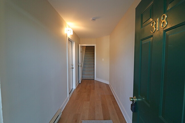 Building Photo - 318 S Watson St