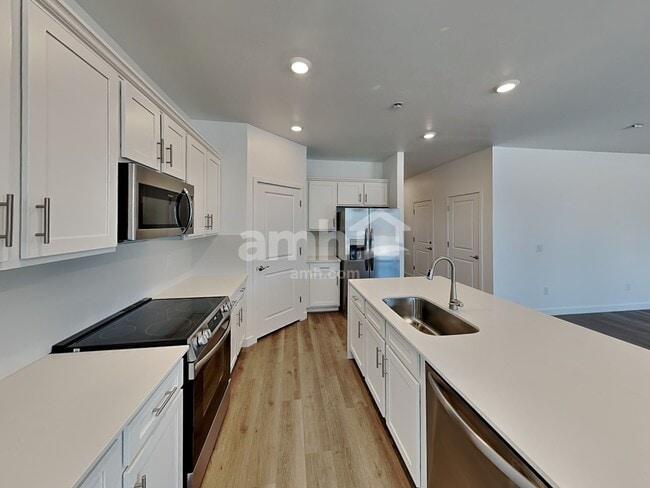 Building Photo - 6504 E Paseo Alga
