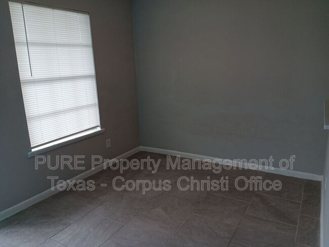 Building Photo - 3535 Cottonwood St