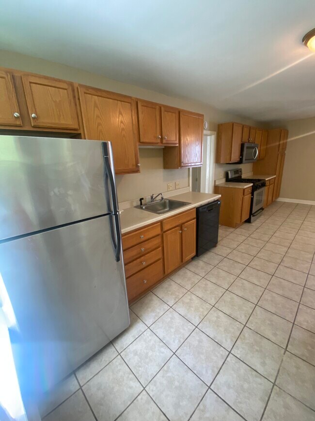 Kitchen - 1720 N Astor St