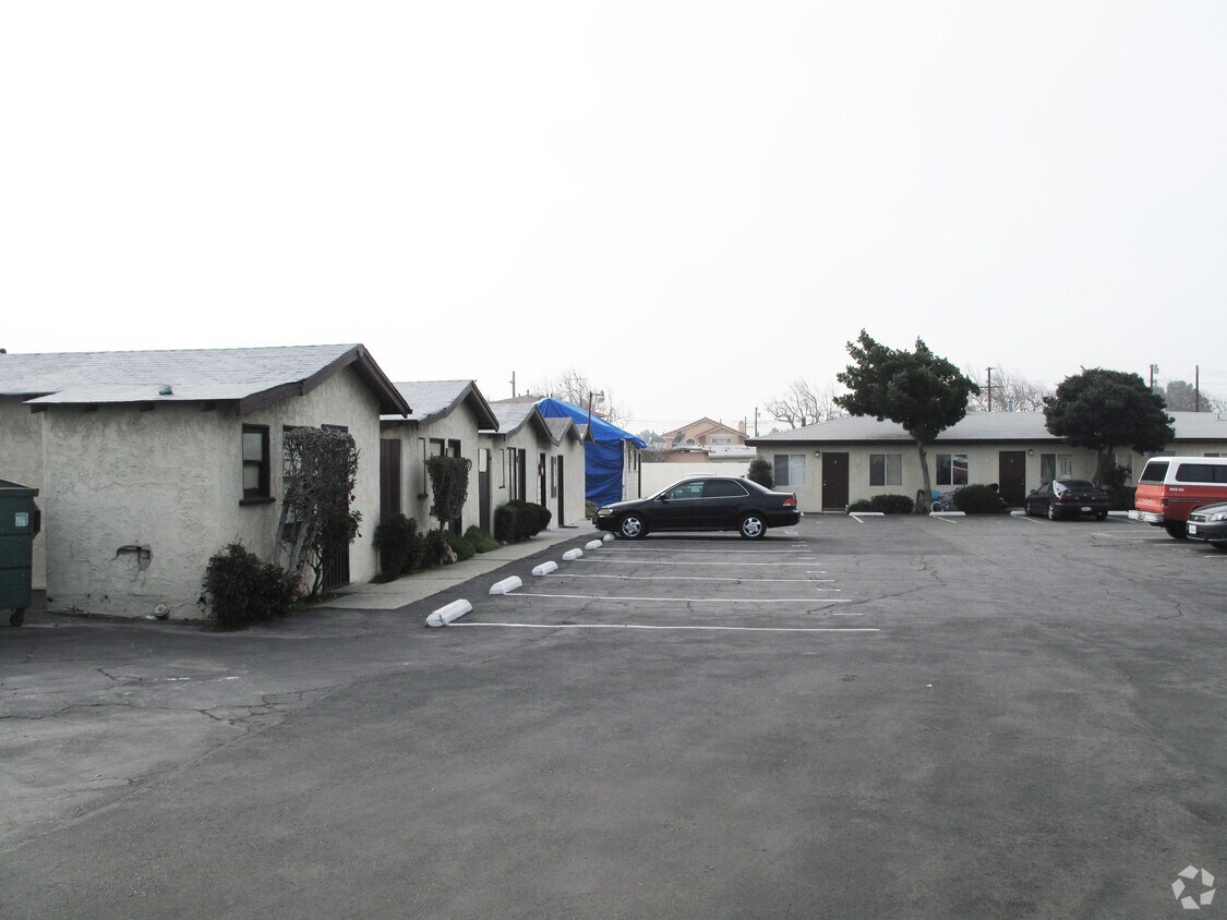 Building Photo - 2312-2320 Lomita Blvd