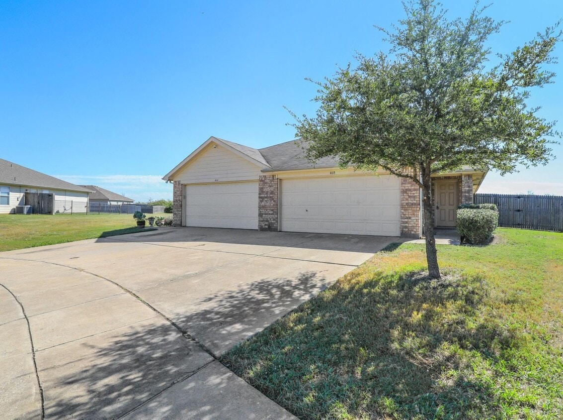 Primary Photo - 468 Brookbank Dr