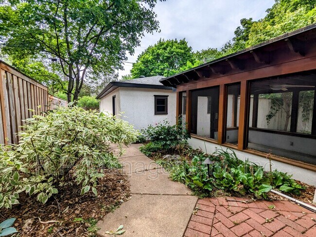 Building Photo - 4900 Emerson Ave S