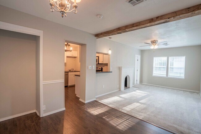 Building Photo - 2 Bed | 1 Bath Near TU!