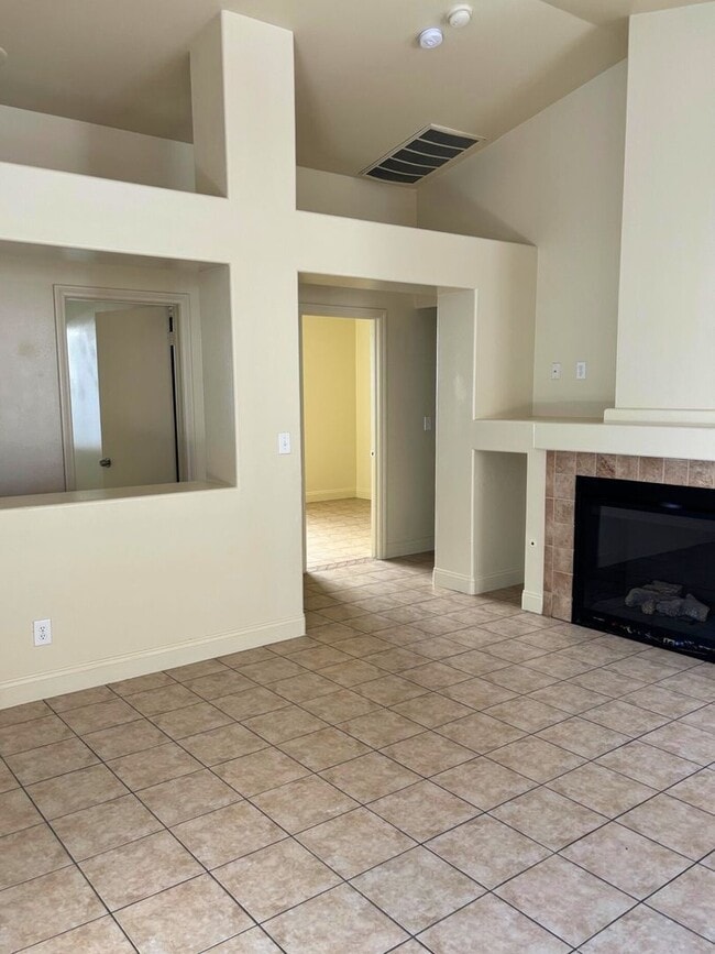 Foto del edificio - MOVE-IN READY 3BR/2BA SINGLE FAMILY HOME IN LAS VEGAS