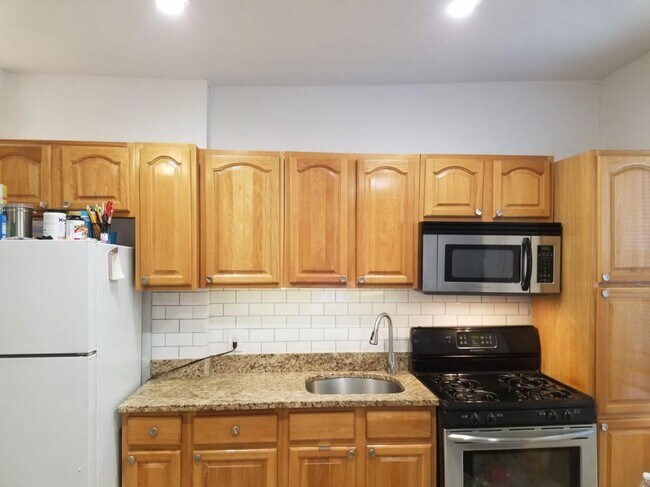 Cocina abierta - 301 79th St