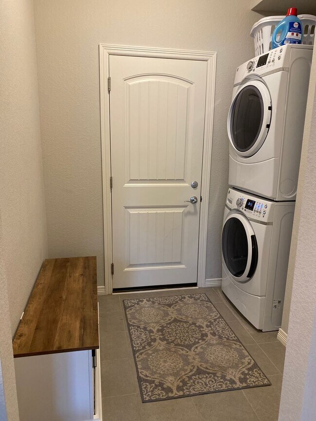 Foto del edificio - Beautiful 3 bed/ 2.5 bath Townhome in Berthoud