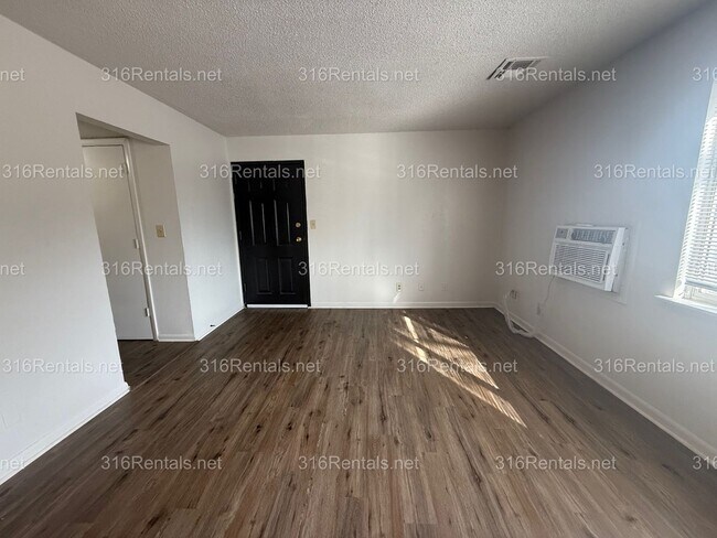 Foto del edificio - $675 - Accepting SECTION 8/ Housing Voucher 2 bedroom / 1 bathroom - Newly remodeled Apartment