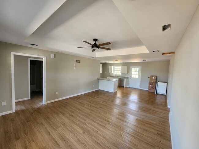 Foto del edificio - 1122 Three Corners Dr
