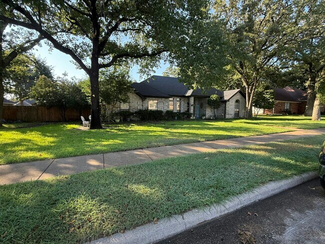 Foto del edificio - 1309 Oak Harbor Blvd