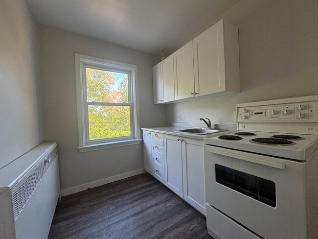 Building Photo - 1 Bedroom 1 Bathroom!