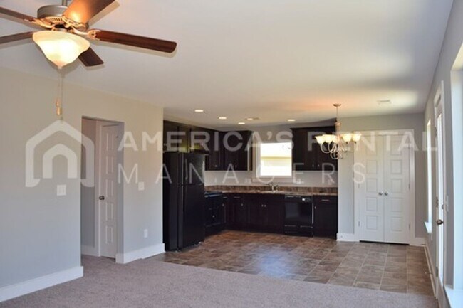 Foto del edificio - Home For Rent In Calera - COMING SOON!