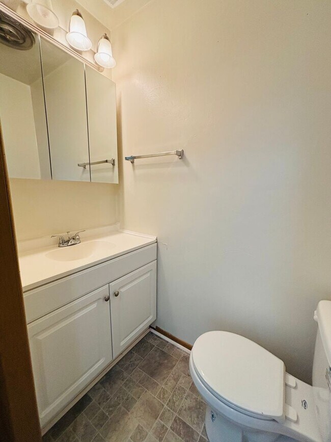 Foto del edificio - 2 Bedroom, 1.5 Bath Townhouse