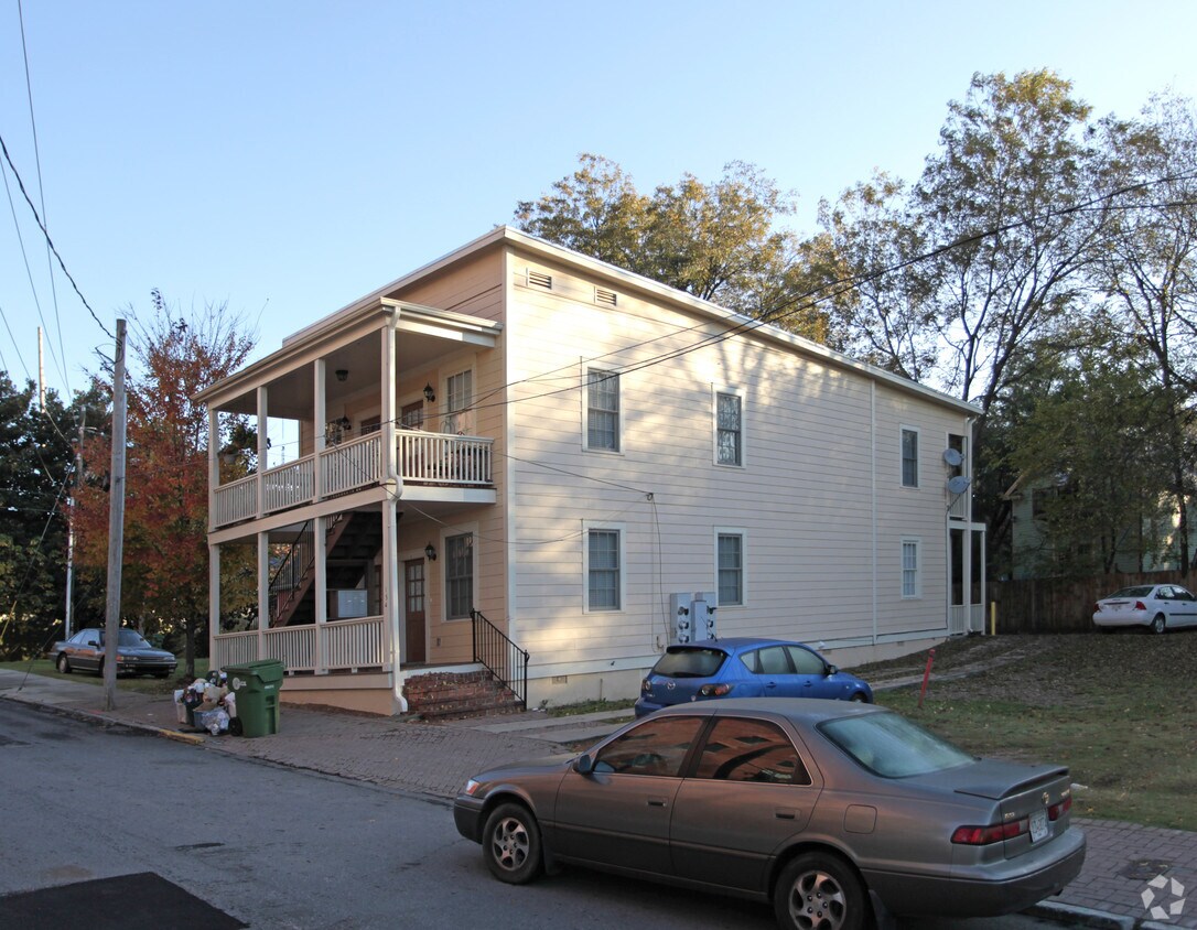 Primary Photo - 154 SE Carroll St