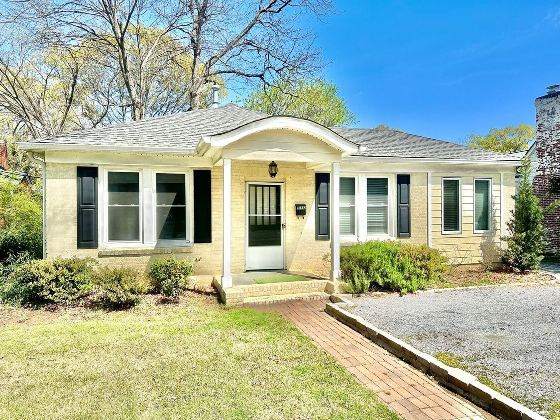 Primary Photo - 610 Charlotte Ave