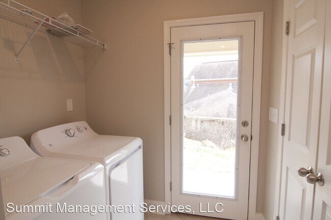 Building Photo - 4 br, 4.5 bath House - 111 Vail Cove