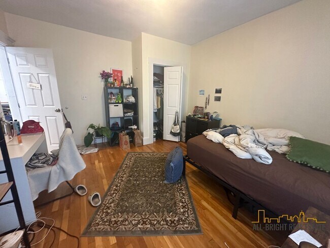 Photo - 194 Kelton St Apartment