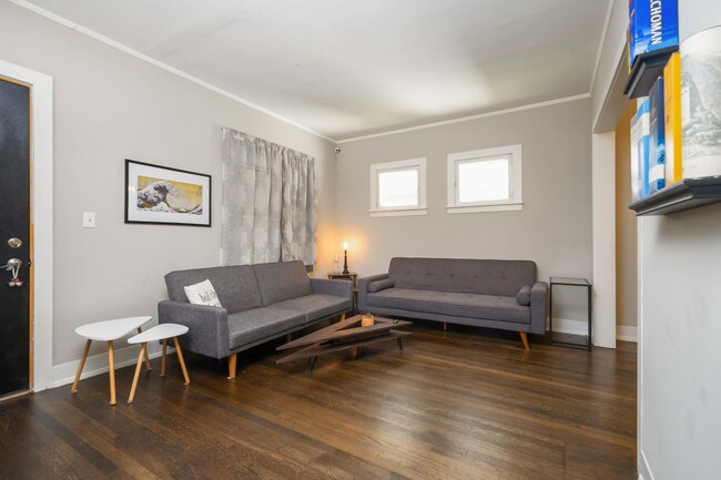 Foto del edificio - 3932 Forest Ave