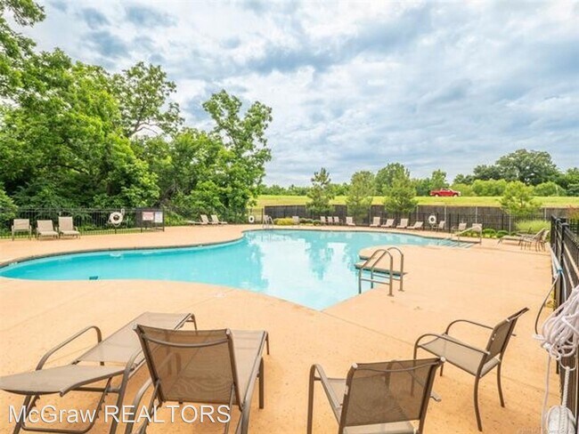 Foto del edificio - 3 br, 2.5 bath House - 1401 E Pasadena St