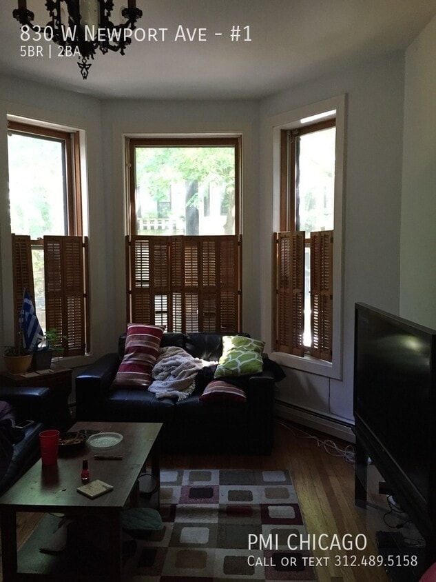Photo - 830 W Newport Ave-#1