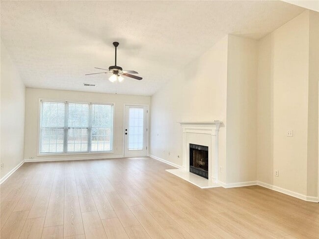 Foto del edificio - 1070 Rafington Dr