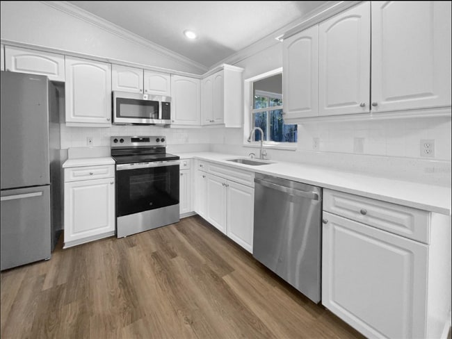 Building Photo - 3053 Draper Terrace