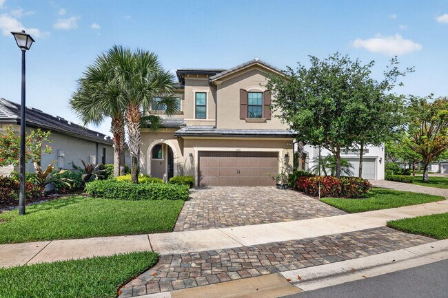 Building Photo - 4651 Pinehurst Trl E