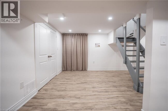 Building Photo - 23 Thorley Dr