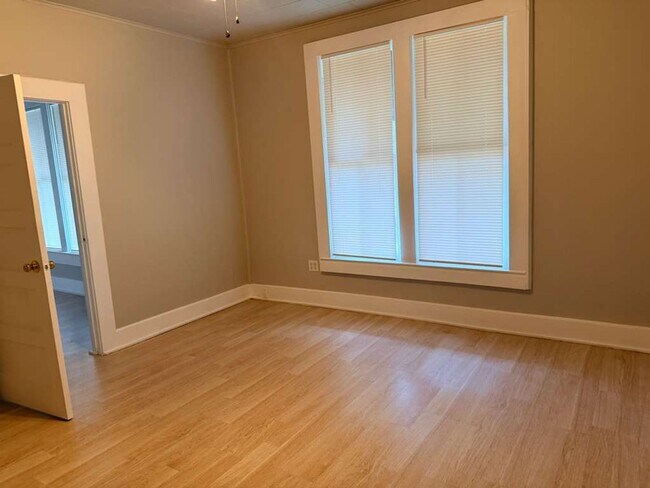 Building Photo - 150 Pecan St