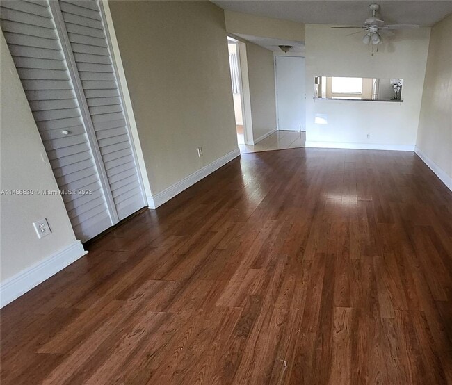 Foto del edificio - 3410 Foxcroft Rd