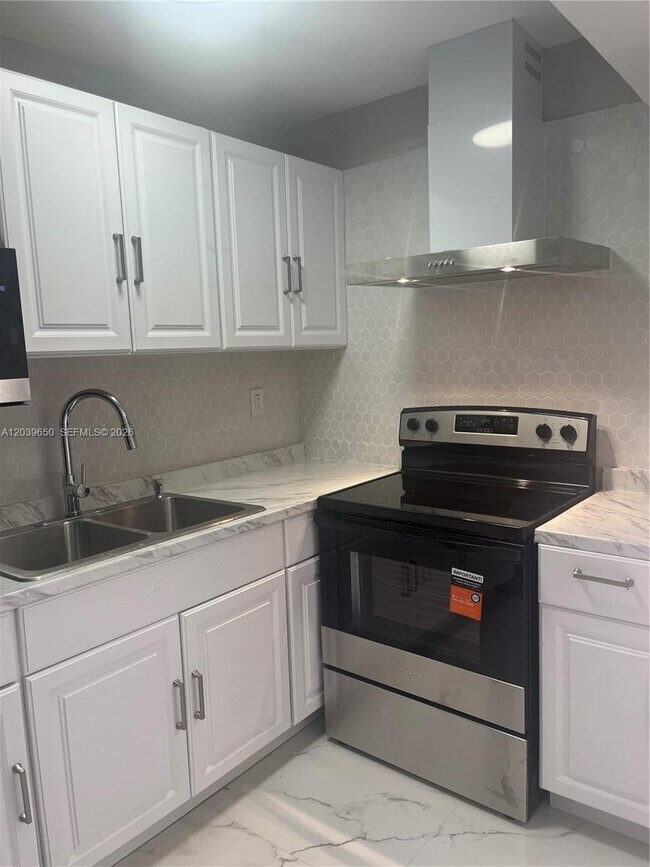 Foto del edificio - 5909 SW 36th Ct