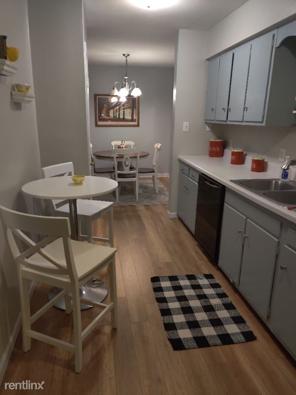 Building Photo - 3 br, 2 bath Condo - 1287 Schaub Dr