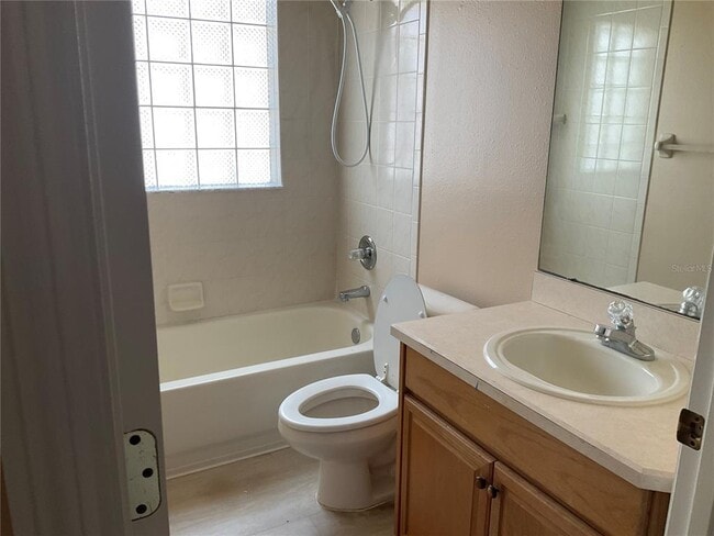 Building Photo - 2717 Villa Dr